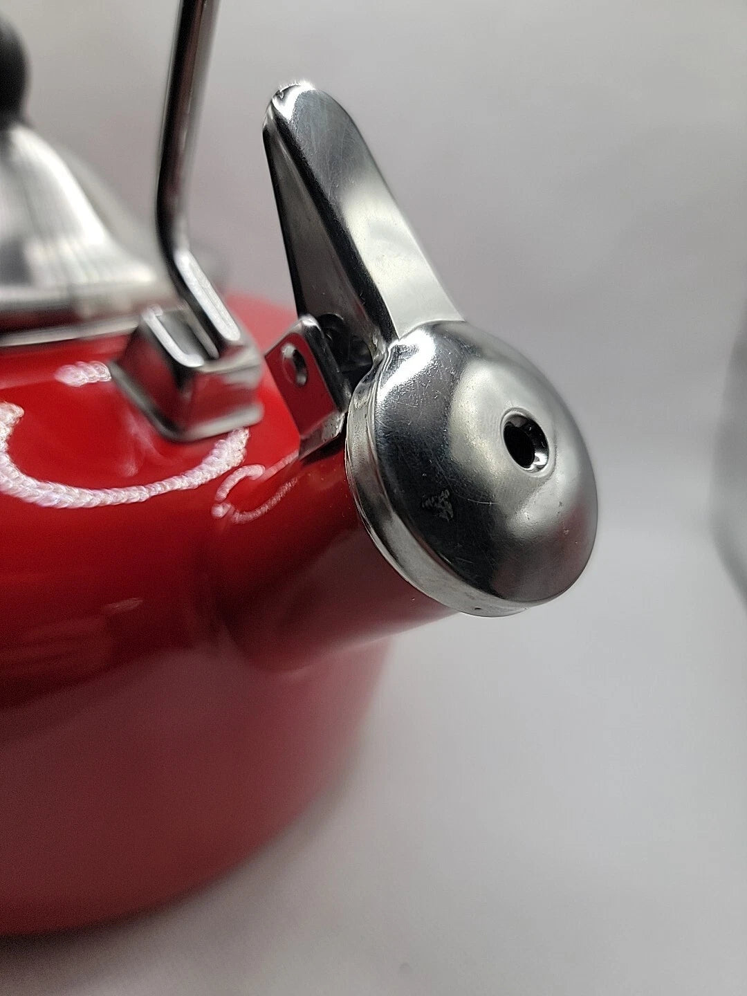 Chantal Red Enamel Stainless Steel 2 Qt Whistling Tea Kettle Apple Red NICE