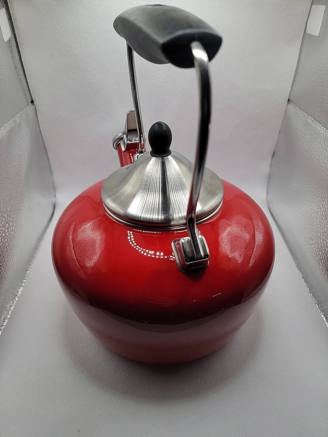 Chantal Red Enamel Stainless Steel 2 Qt Whistling Tea Kettle Apple Red NICE