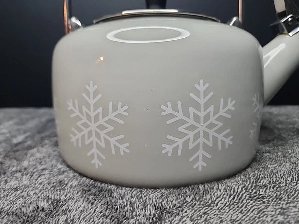 Chantal 1.4-Quart Enamel-on-Steel Sven Tea Kettle Snowflake/Gray Whistling Pot