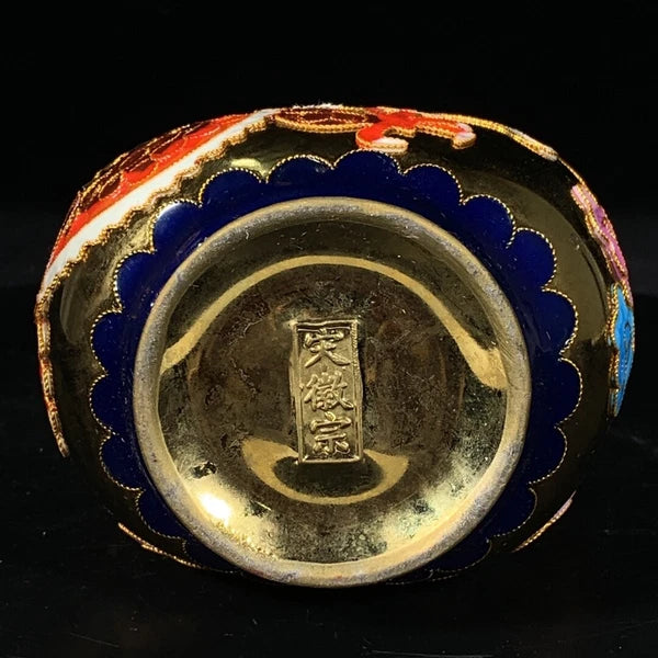 7.2‘’Leather bag-shaped pot with enamel colors of official kiln in Song Dynasty.