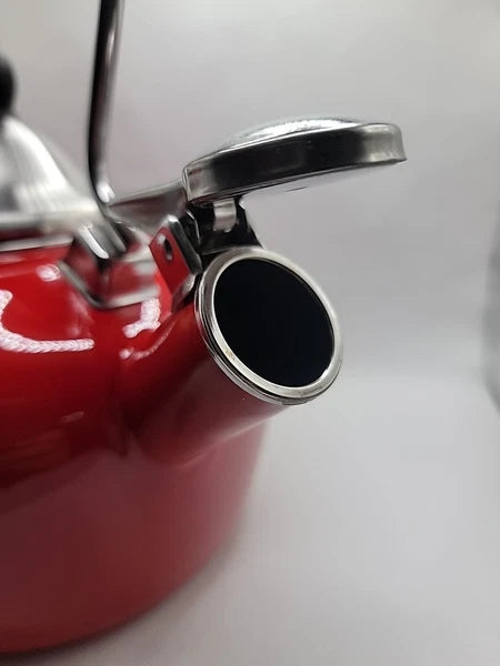 Chantal Red Enamel Stainless Steel 2 Qt Whistling Tea Kettle Apple Red NICE