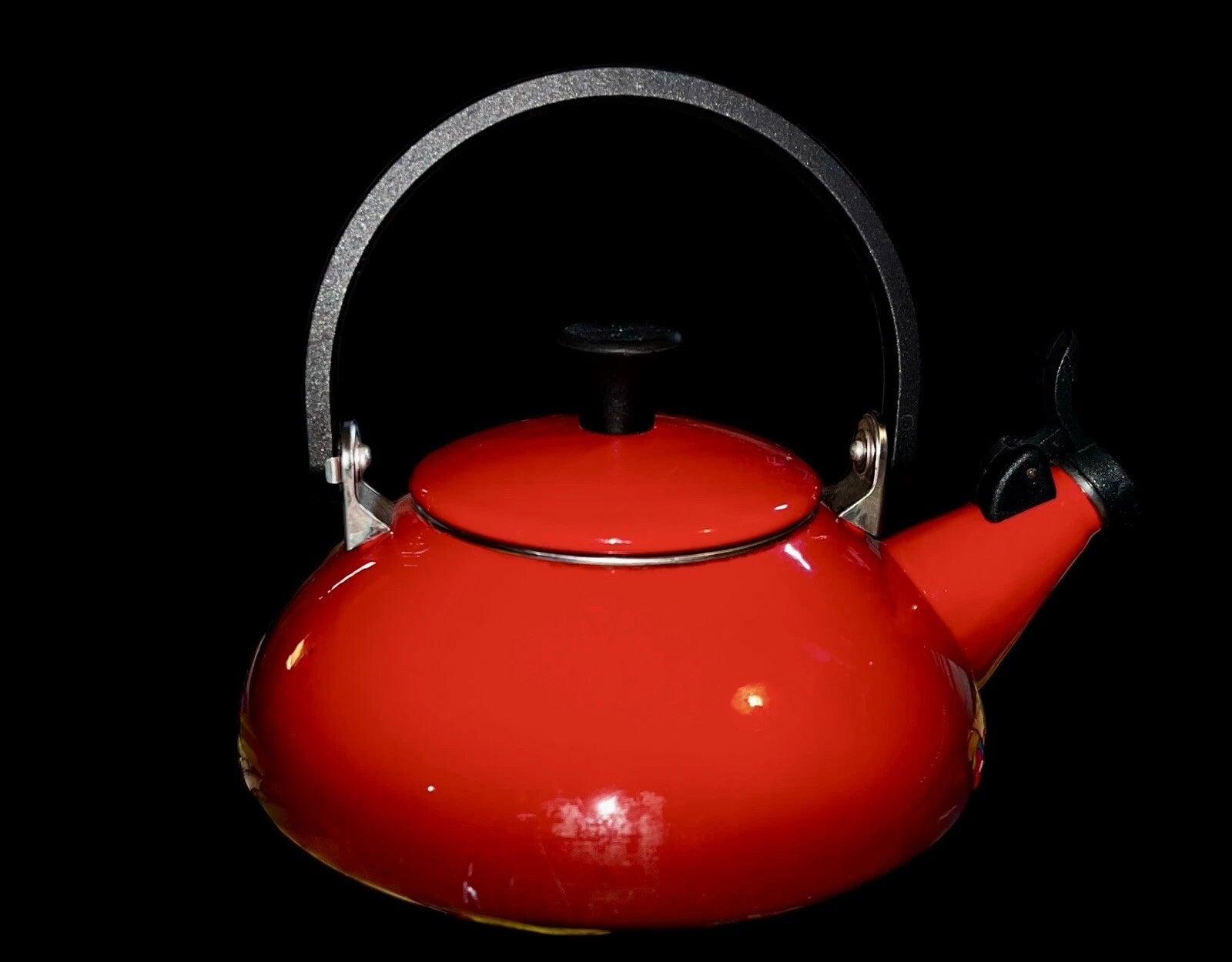 LE CREUSET  Red Kettle 1.6 qt Tea Pot Enamel Some Scuffs Please See Pictures