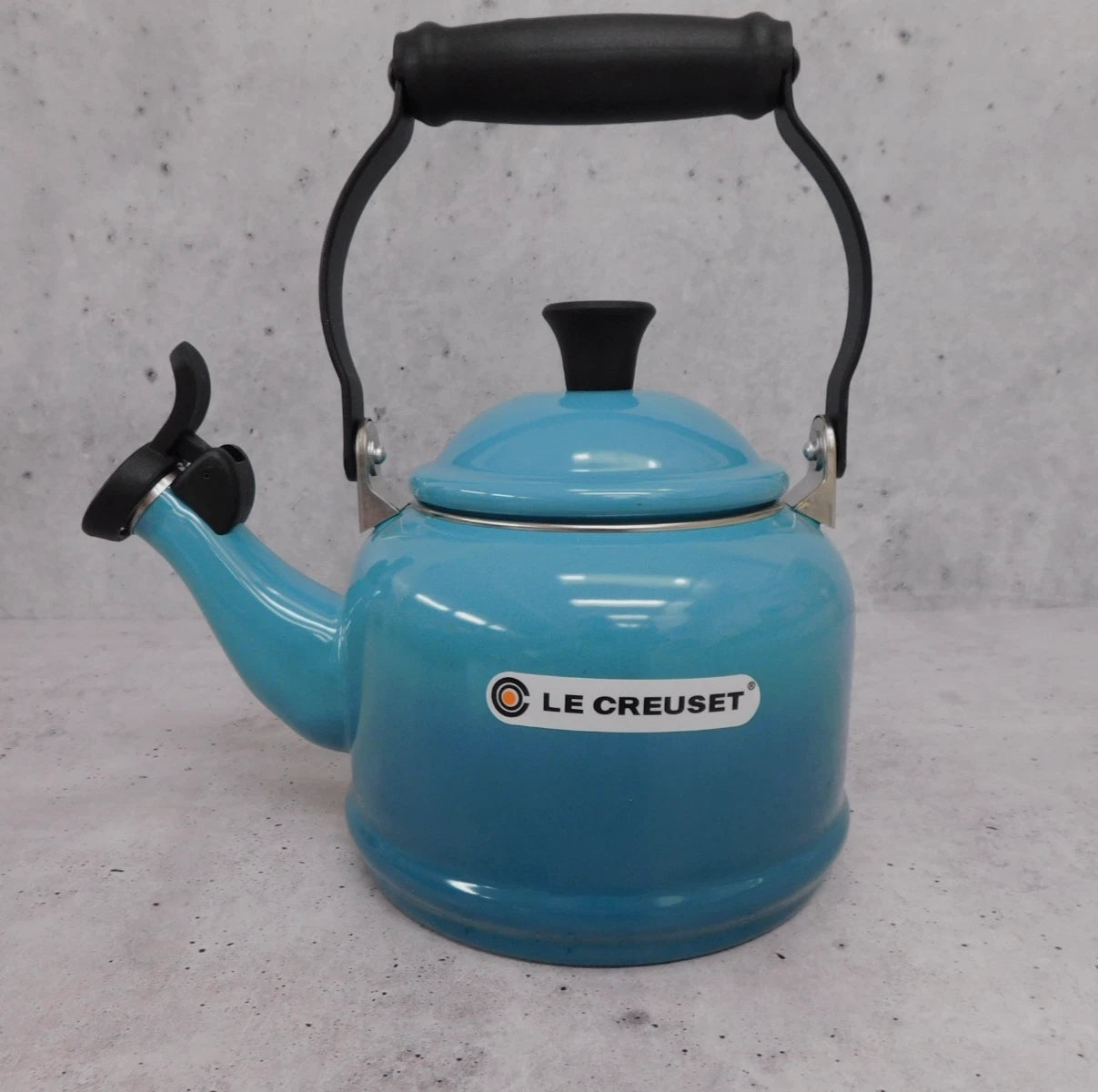 Le Creuset Enamel on Steel 1.25 Quart Demi Tea Kettle and 2 Mug Set, Caribbean