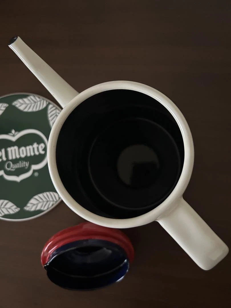 Kettle Delmonte with Hot Pad 2019 Gift-Hooped Enamel Used, Minor Scratches