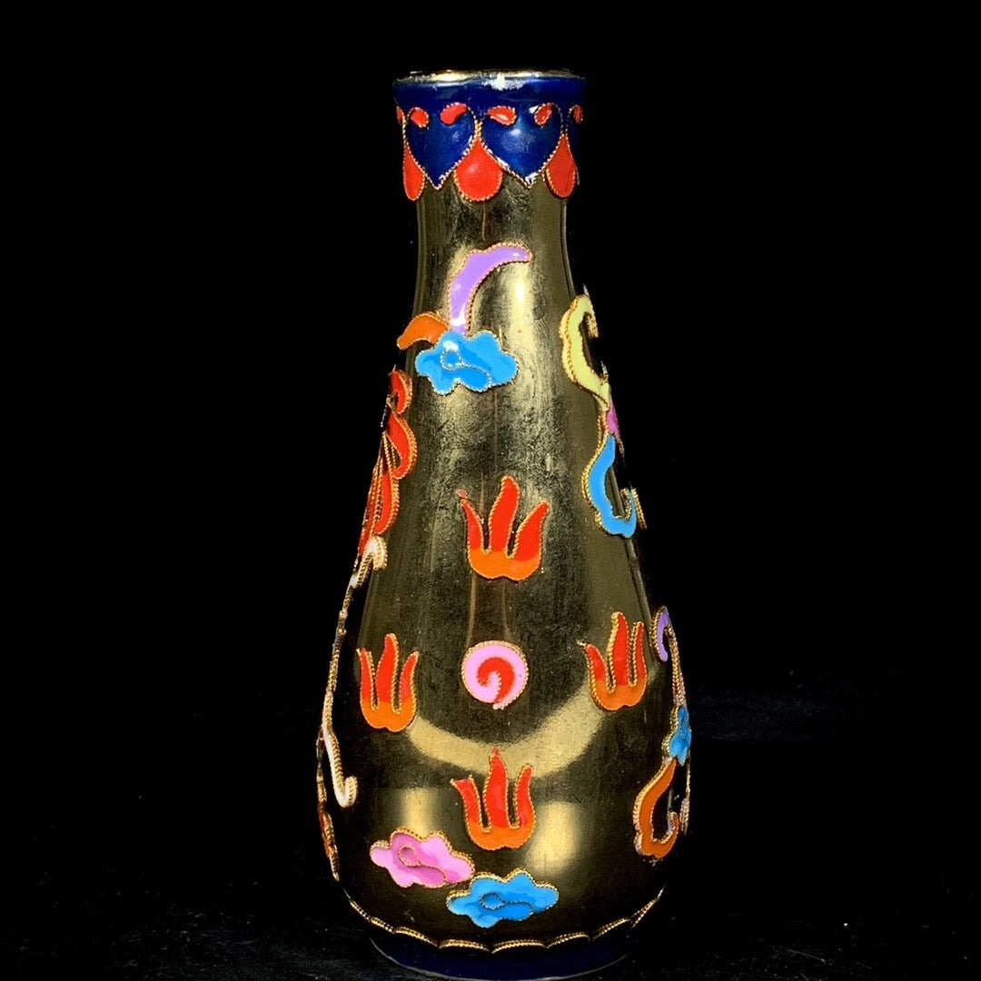7.2‘’Leather bag-shaped pot with enamel colors of official kiln in Song Dynasty.
