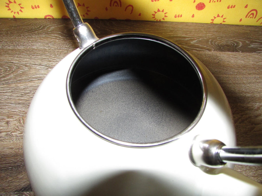 COPCO Whistling Teapot Tea Kettle Cream Enamel Tea Pot 2.5 Qts