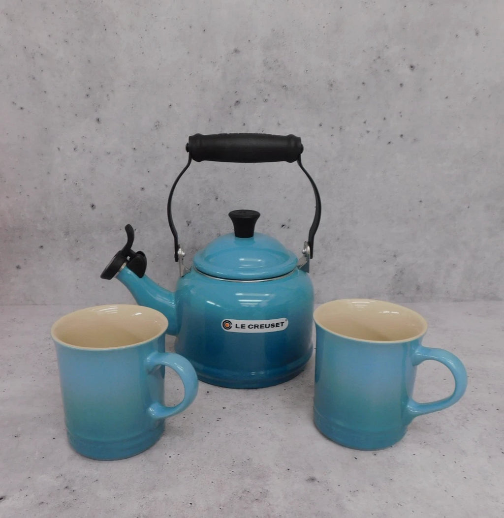 Le Creuset Enamel on Steel 1.25 Quart Demi Tea Kettle and 2 Mug Set, Caribbean