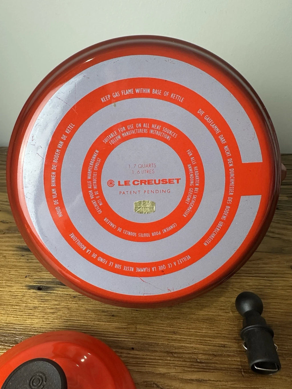 LE CREUSET Classic Whistling Tea Kettle Teapot RED Enamel 1.7qt Via Excellent