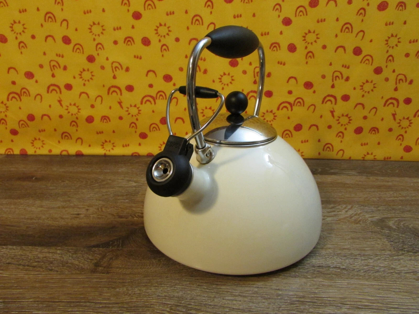 COPCO Whistling Teapot Tea Kettle Cream Enamel Tea Pot 2.5 Qts