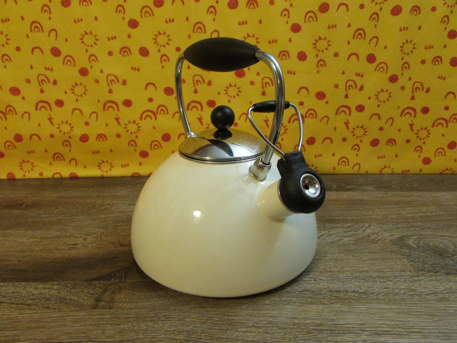 COPCO Whistling Teapot Tea Kettle Cream Enamel Tea Pot 2.5 Qts