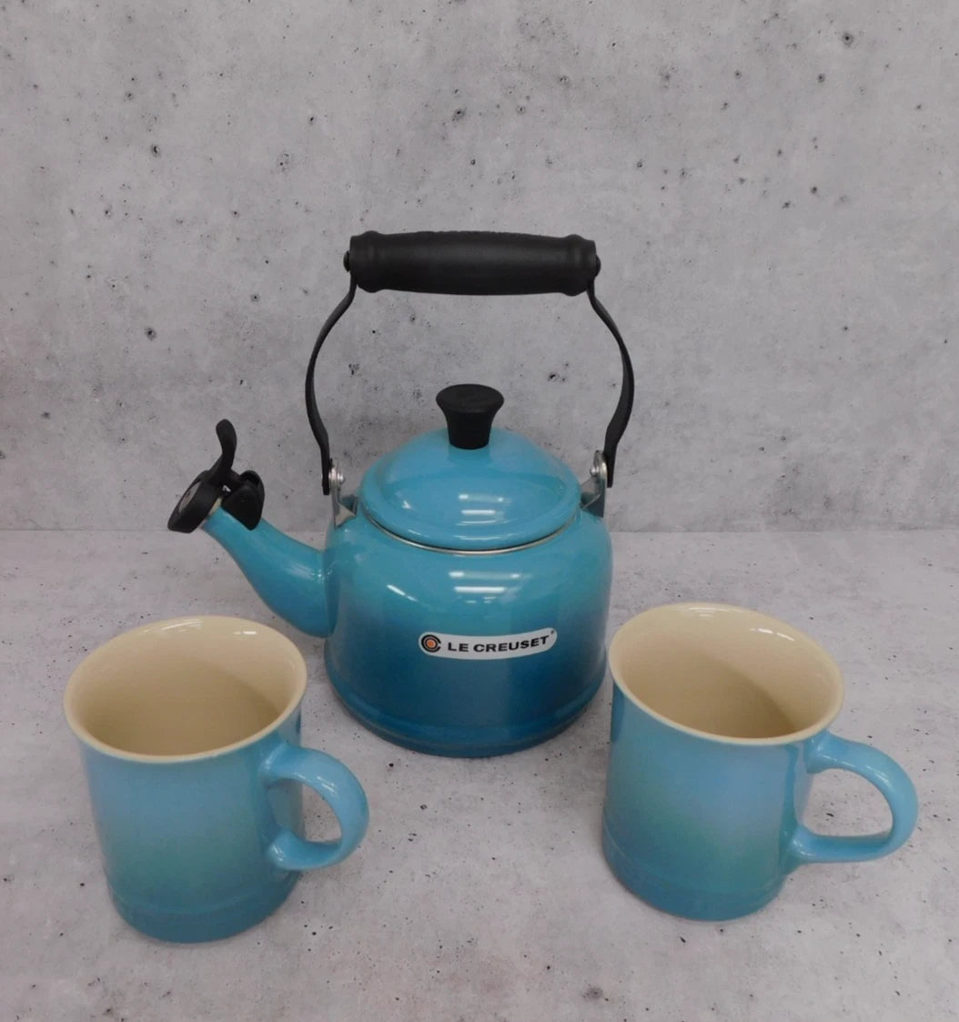 Le Creuset Enamel on Steel 1.25 Quart Demi Tea Kettle and 2 Mug Set, Caribbean