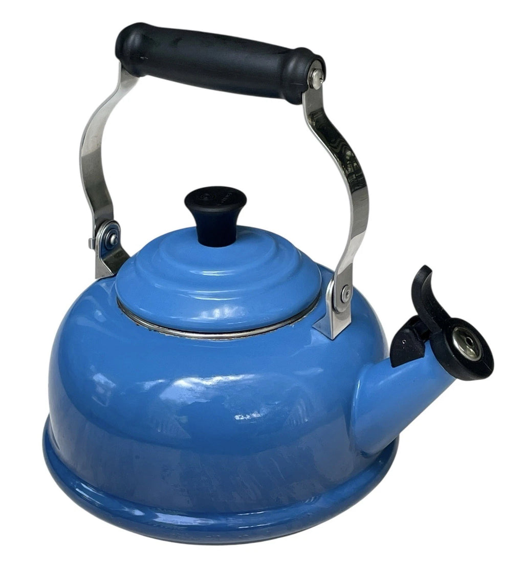 Le Creuset Classic Whistling 1.7 Quart Tea Kettle Enamel-on-Steel Lapis Blue EUC