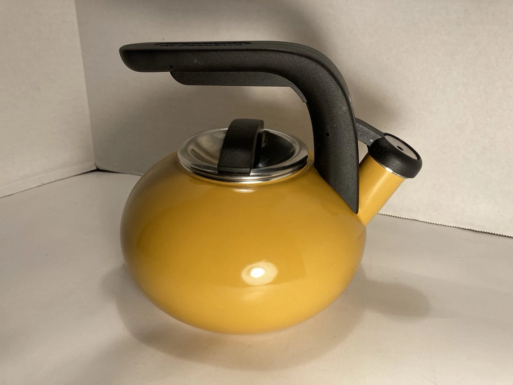 KitchenAid 1.5  Qt. Yellow Whistling Tea Pot VintageMid-Century Modern Clean