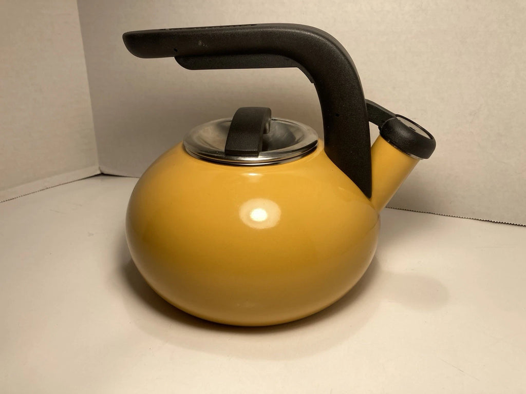 KitchenAid 1.5  Qt. Yellow Whistling Tea Pot VintageMid-Century Modern Clean