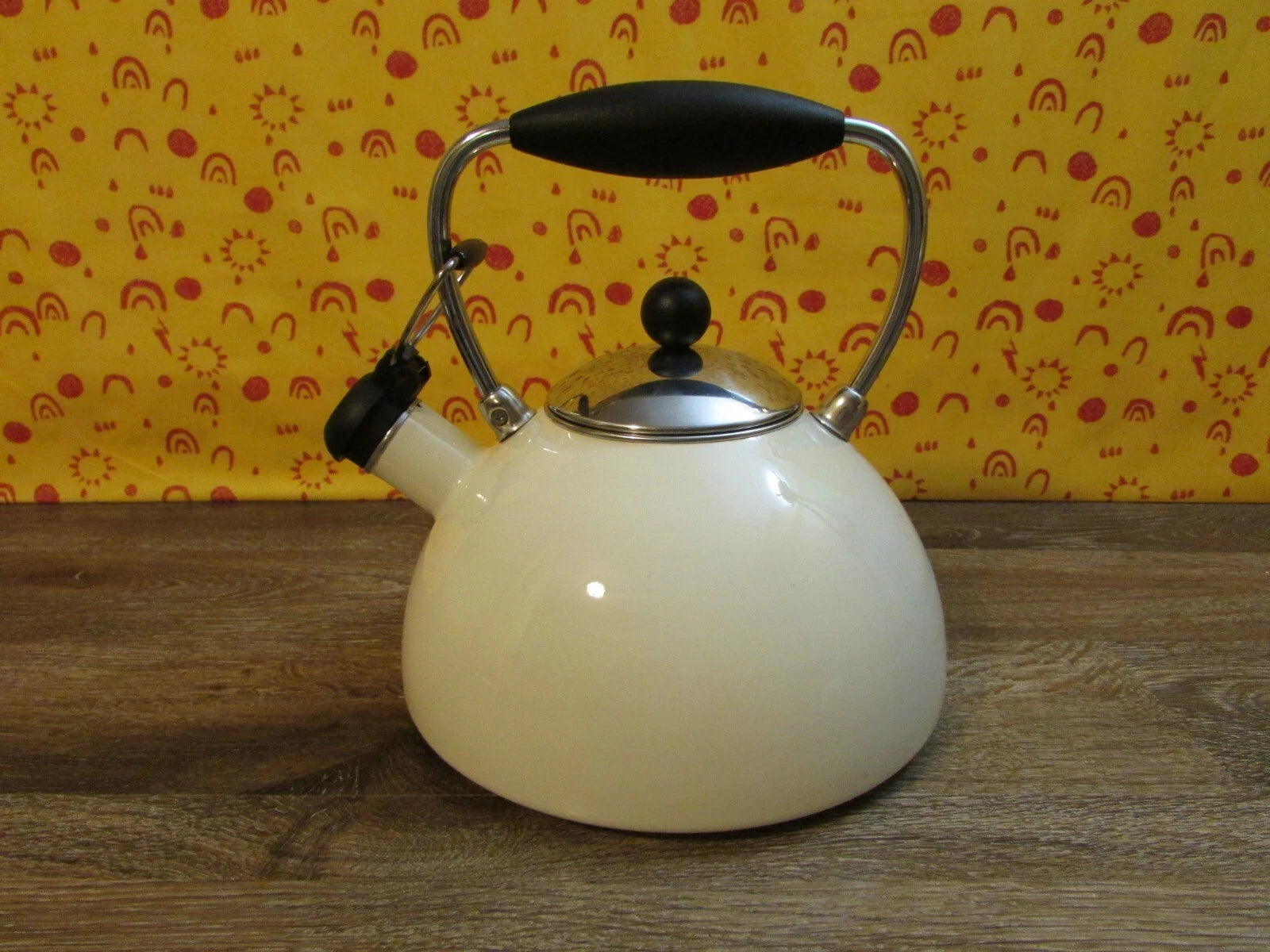 COPCO Whistling Teapot Tea Kettle Cream Enamel Tea Pot 2.5 Qts