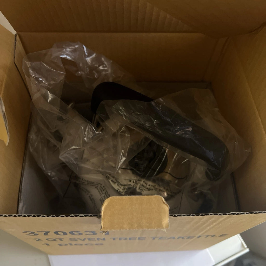 Chantal Whistling Teakettle 2 QT Enamel Brand New In Box