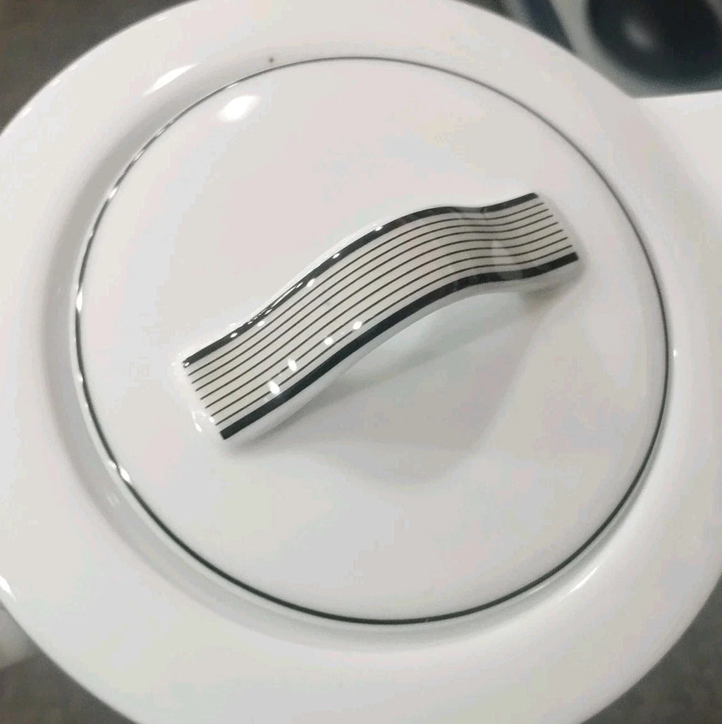 FAIRMONT & MAIN ART DECO INSPIRED FINE WHITE PORCELAIN CHINA 'DECO' TEAPOT (1L)