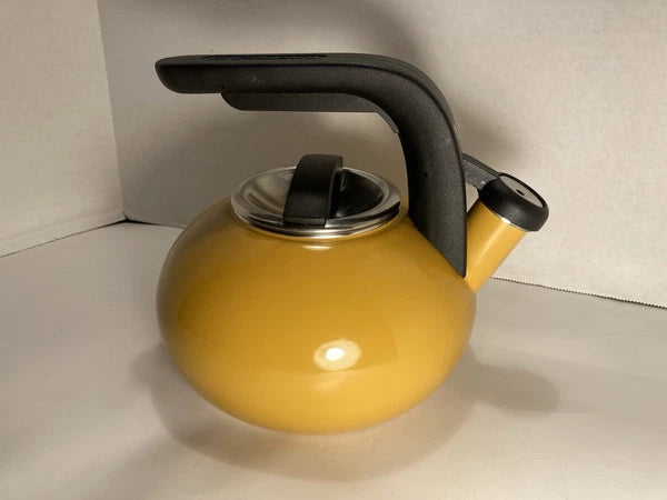 KitchenAid 1.5  Qt. Yellow Whistling Tea Pot VintageMid-Century Modern Clean