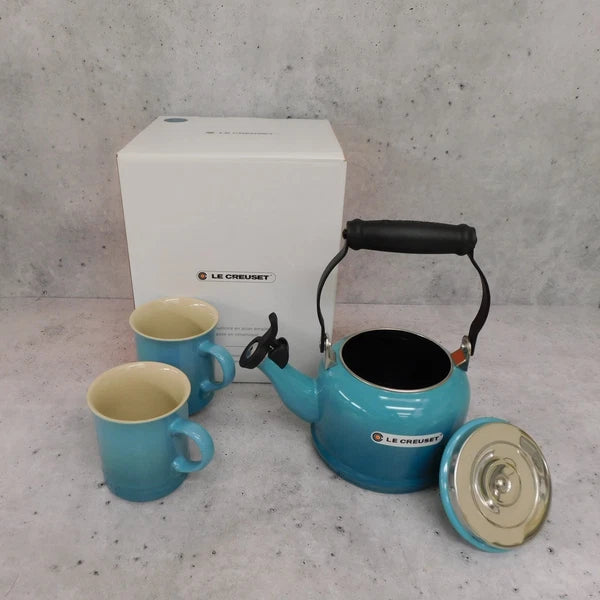 Le Creuset Enamel on Steel 1.25 Quart Demi Tea Kettle and 2 Mug Set, Caribbean