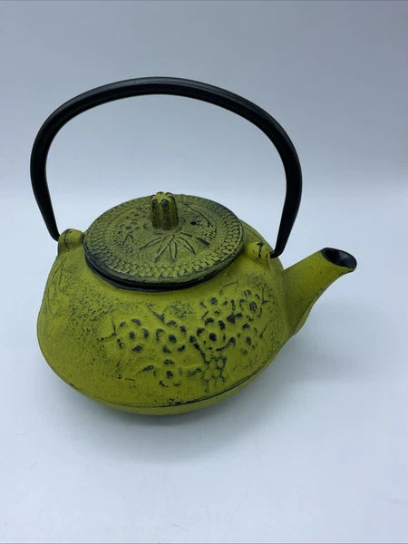 Kyusu Teapot Cast Iron Creative home, Lime Green, Bamboo Design, Infusion Basket