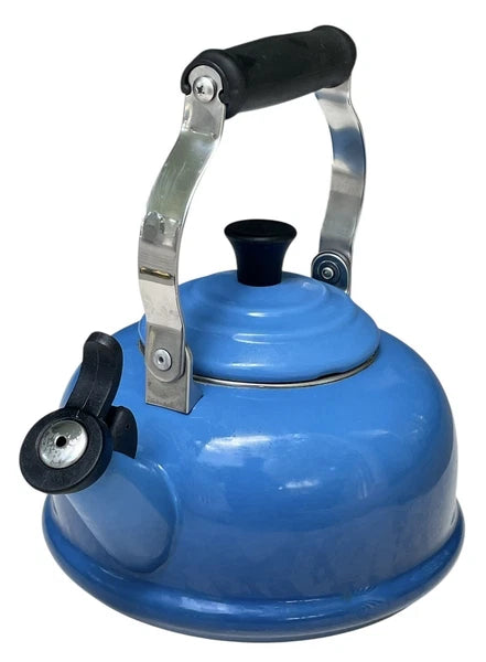 Le Creuset Classic Whistling 1.7 Quart Tea Kettle Enamel-on-Steel Lapis Blue EUC