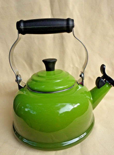 Le Creuset Enamel on Steel 1.7 Qt Palm Green Whistling Tea Kettle  Ombre VGUC