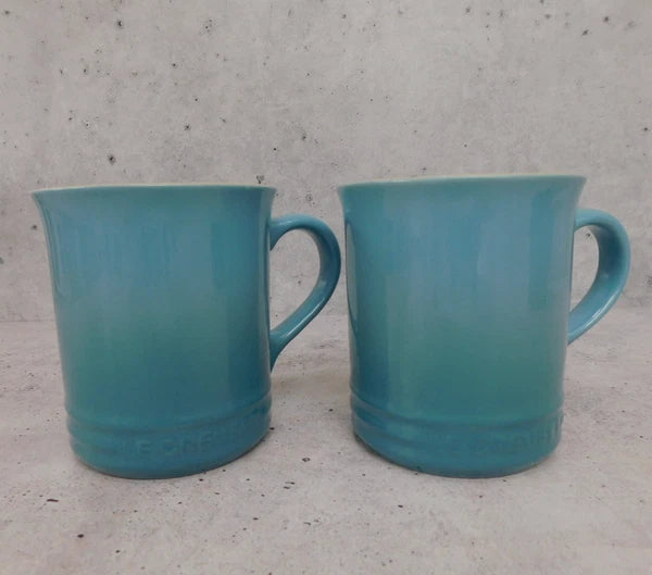 Le Creuset Enamel on Steel 1.25 Quart Demi Tea Kettle and 2 Mug Set, Caribbean