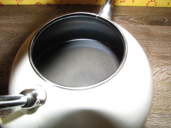 COPCO Whistling Teapot Tea Kettle Cream Enamel Tea Pot 2.5 Qts