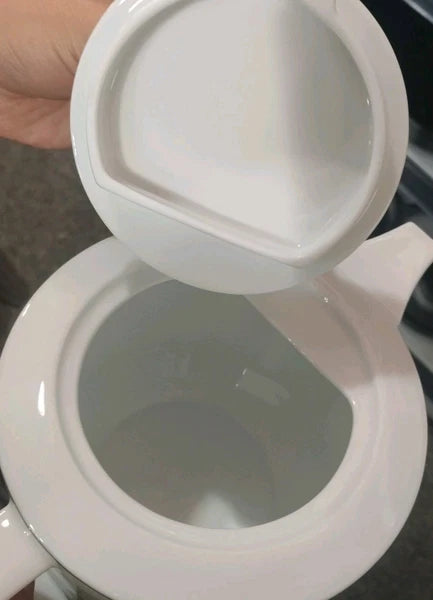 FAIRMONT & MAIN ART DECO INSPIRED FINE WHITE PORCELAIN CHINA 'DECO' TEAPOT (1L)